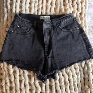Abercrombie & Fitch 90s cutoff shorts